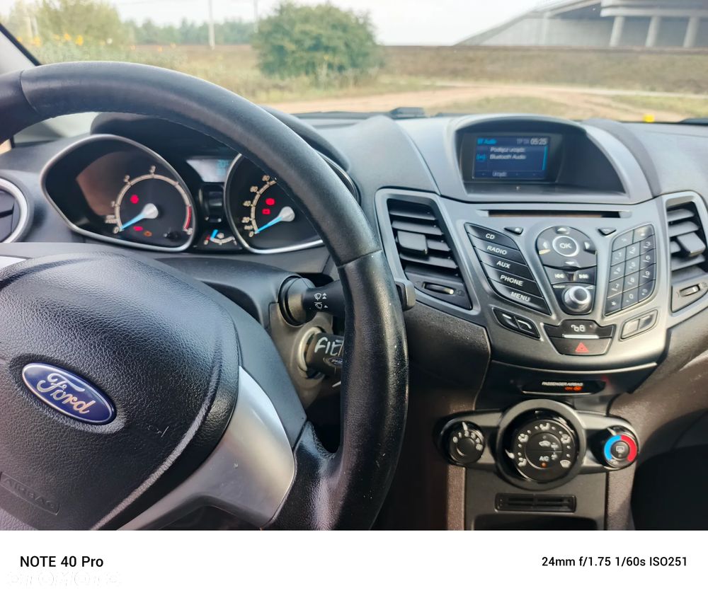 Ford Fiesta 1.5 TDCi Ambiente - 29