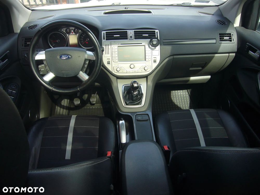 Ford Kuga 2.0 TDCi 2x4 Titanium - 15