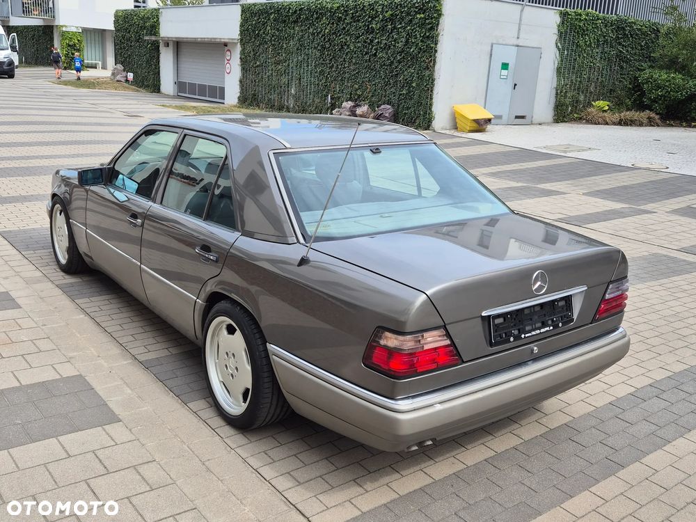 Mercedes-Benz W124 (1984-1993) - 29