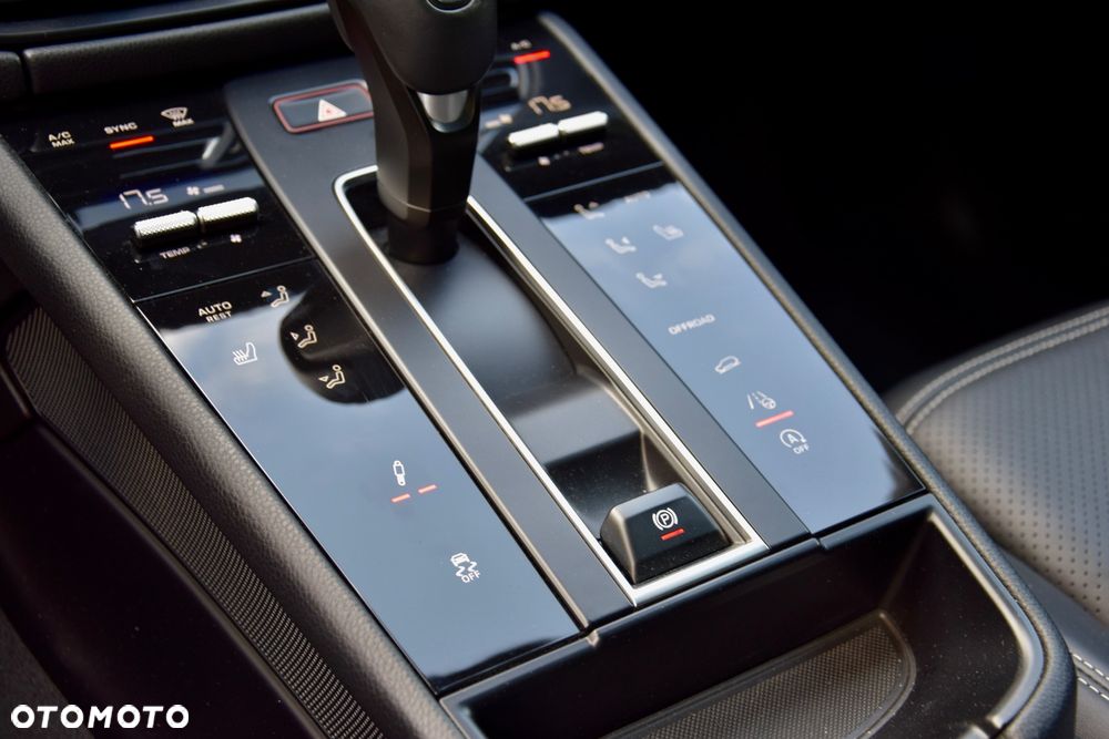 Porsche Macan T - 20