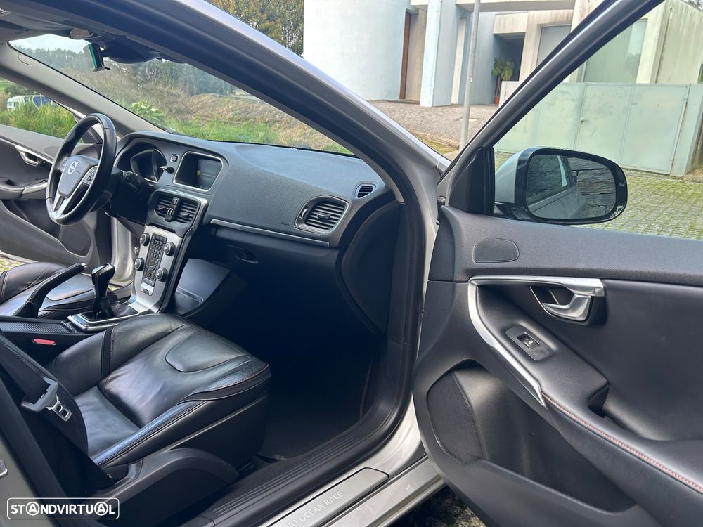 Volvo V40 2.0 D2 Momentum Eco - 18