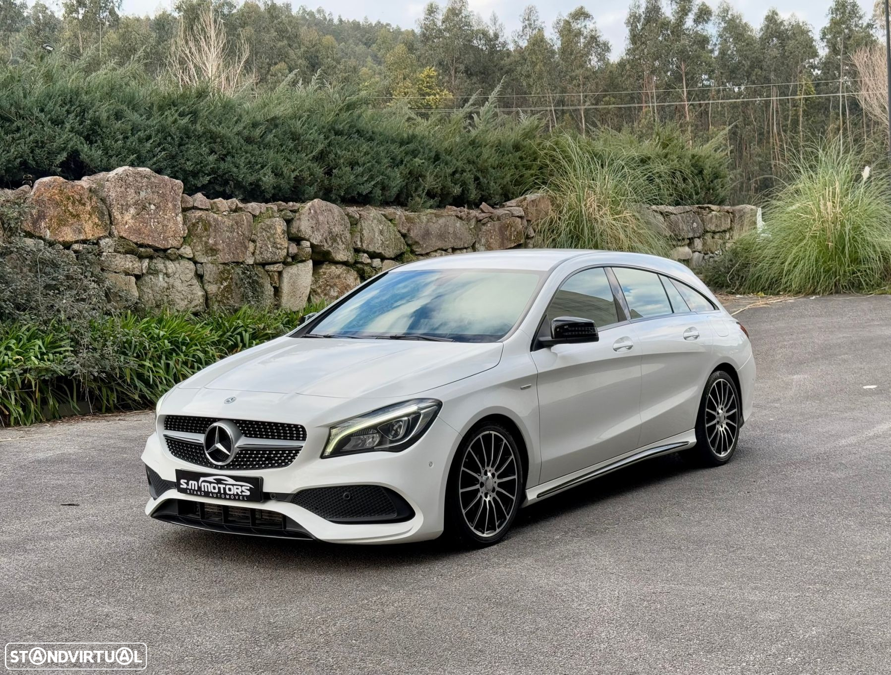 Mercedes-Benz CLA 180 Shooting Brake 7G-DCT AMG Line - 2