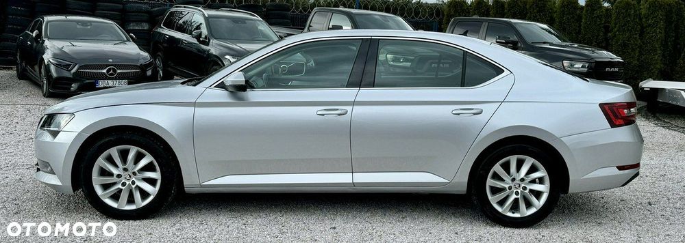Skoda Superb 2.0 TDI SCR Ambition - 9
