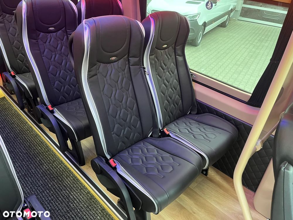 Mercedes-Benz Sprinter - 14