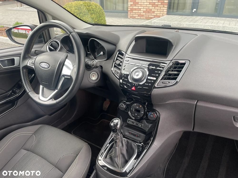 Ford Fiesta 1.0 EcoBoost S&S TITANIUM - 10