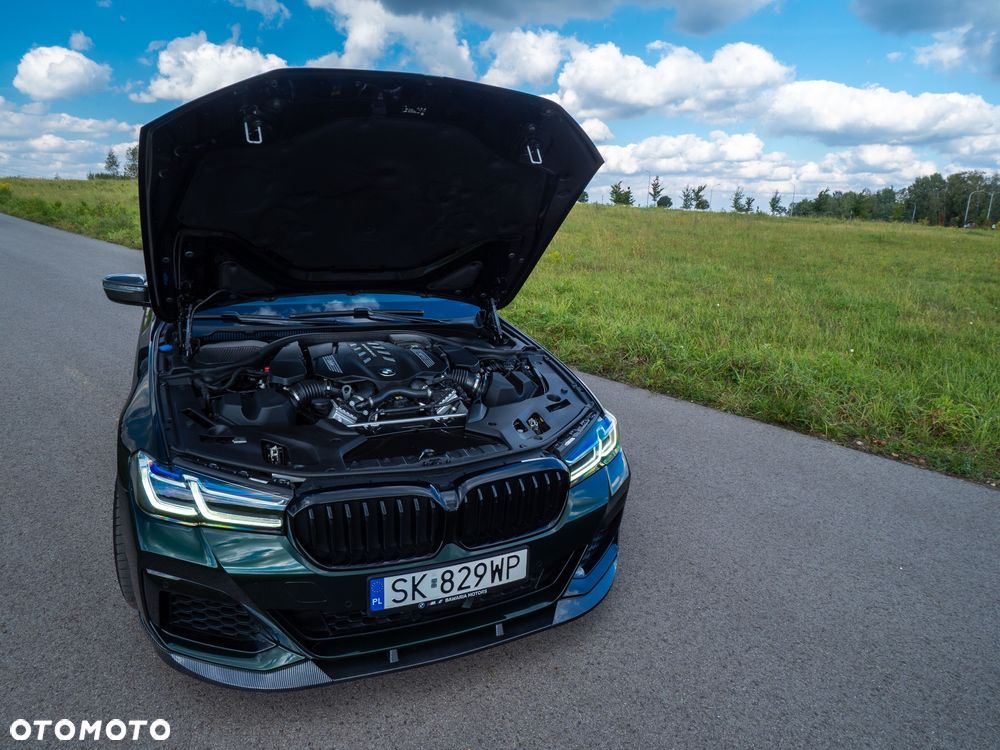 BMW Seria 5 M550i xDrive - 25