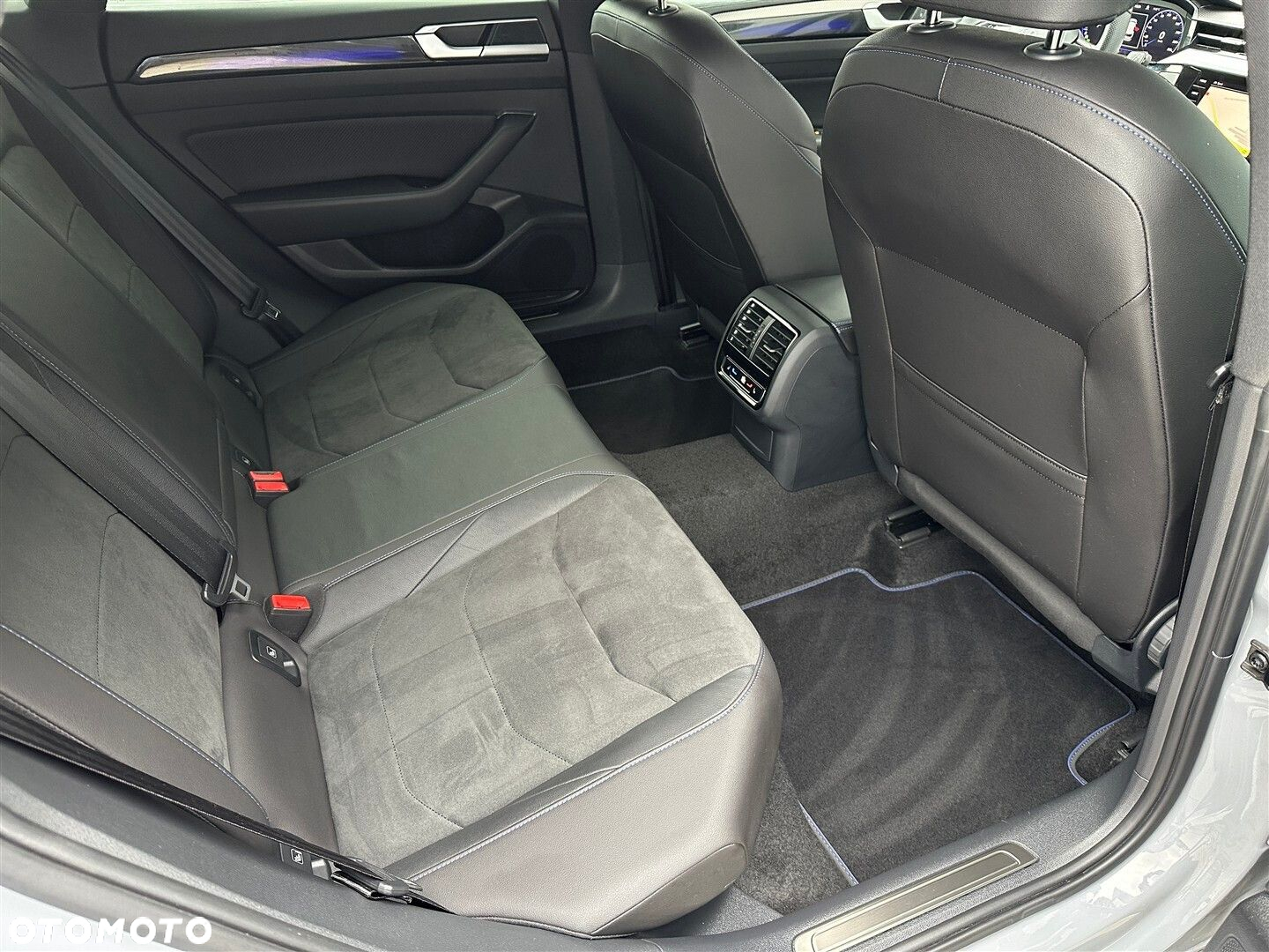 Volkswagen Arteon 2.0 TSI 4Motion R DSG - 7