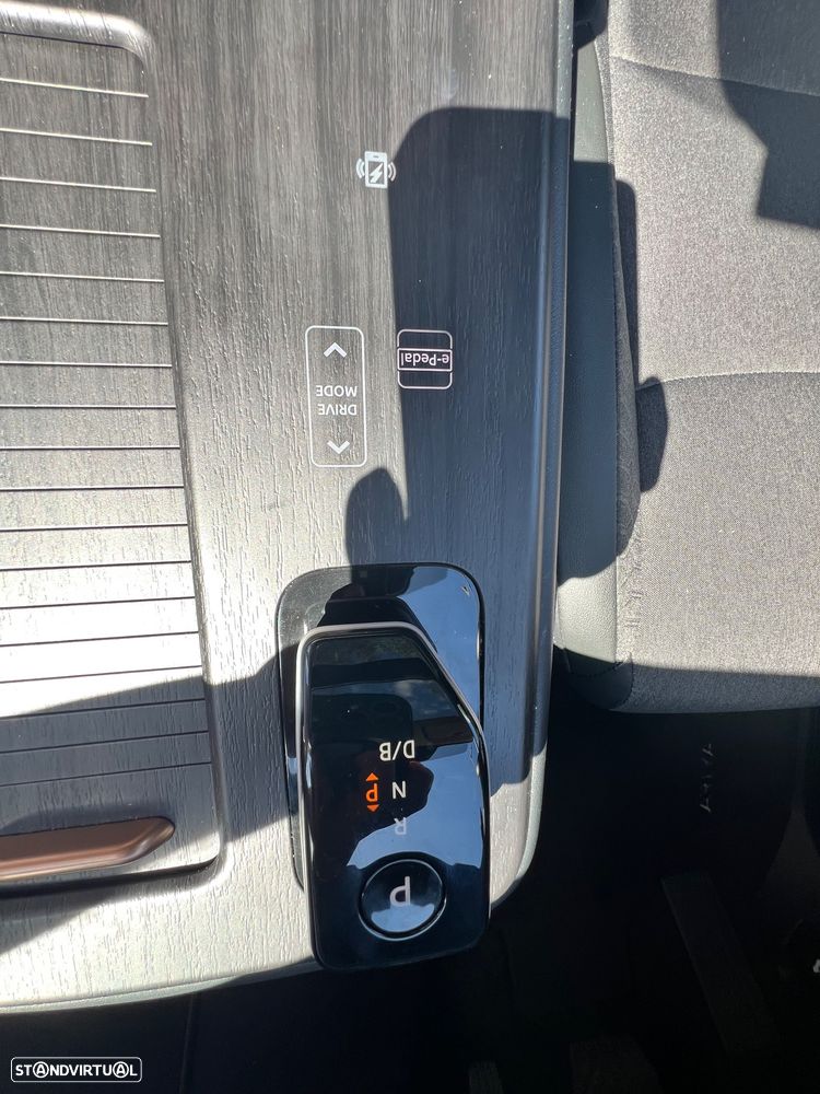 Nissan Ariya 63 kWh Advance Carr. 22kW + Teto Panorâmico - 29