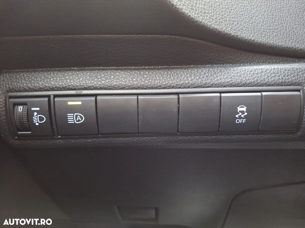 Toyota Corolla 1.8 HSD Eco - 12