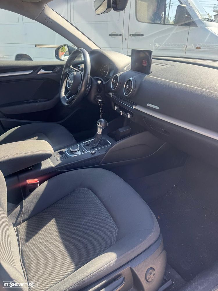 Audi A3 Sportback 1.6 TDI S tronic sport - 5