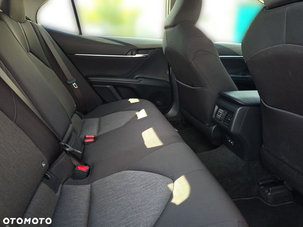 Toyota Camry 2.5 Hybrid Comfort CVT - 10