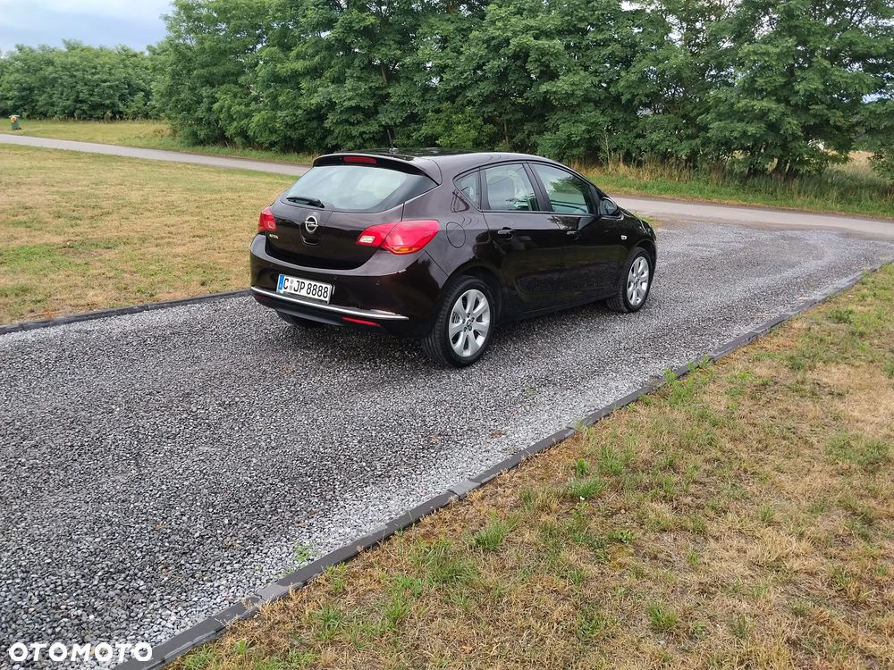 Opel Astra 1.4 T Cosmo - 24
