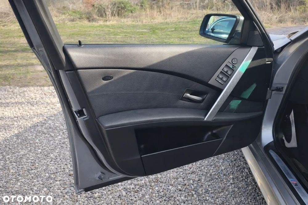 BMW Seria 5 530xi - 16