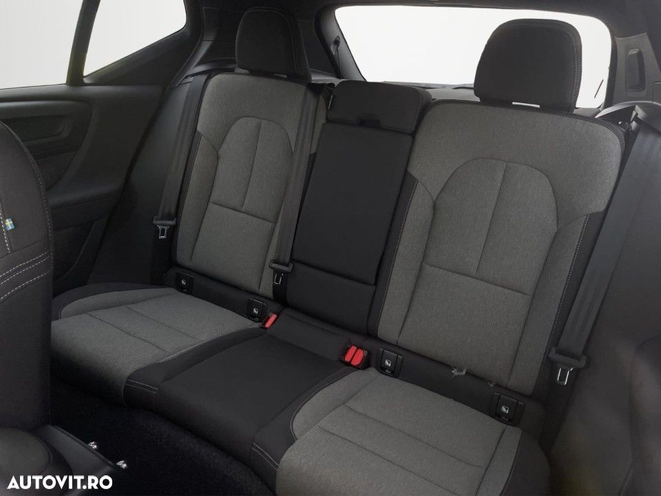 Volvo XC 40 B4 AT FWD MHEV Plus Dark - 12