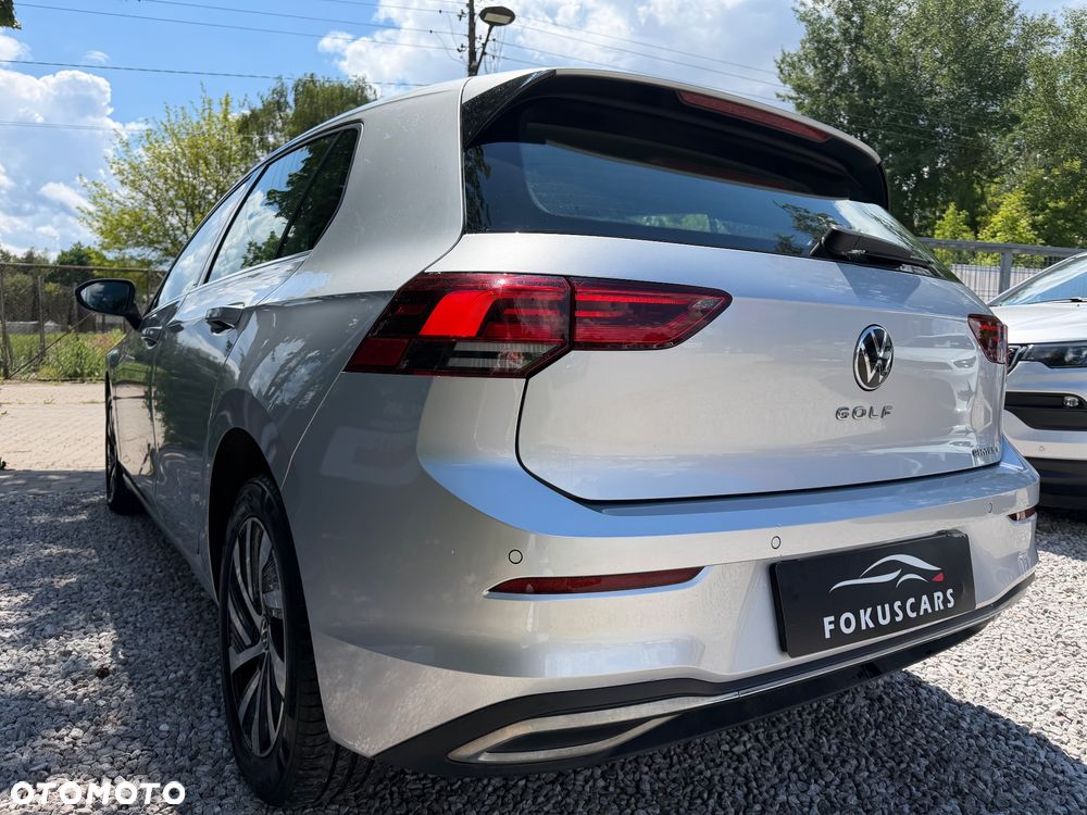 Volkswagen Golf - 6