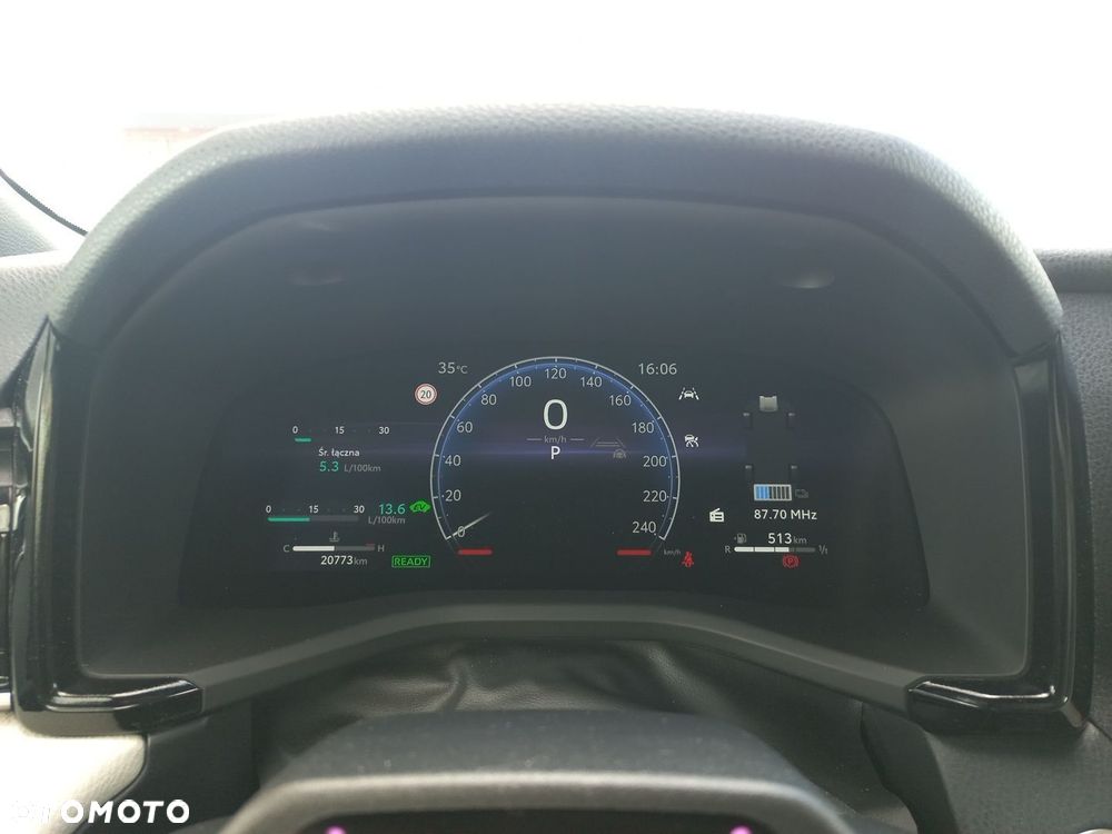 Toyota Camry - 21
