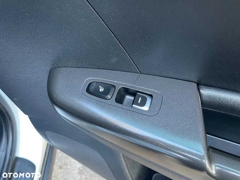 Kia Sportage 1.7 CRDI 2WD Dream-Team Edition - 23