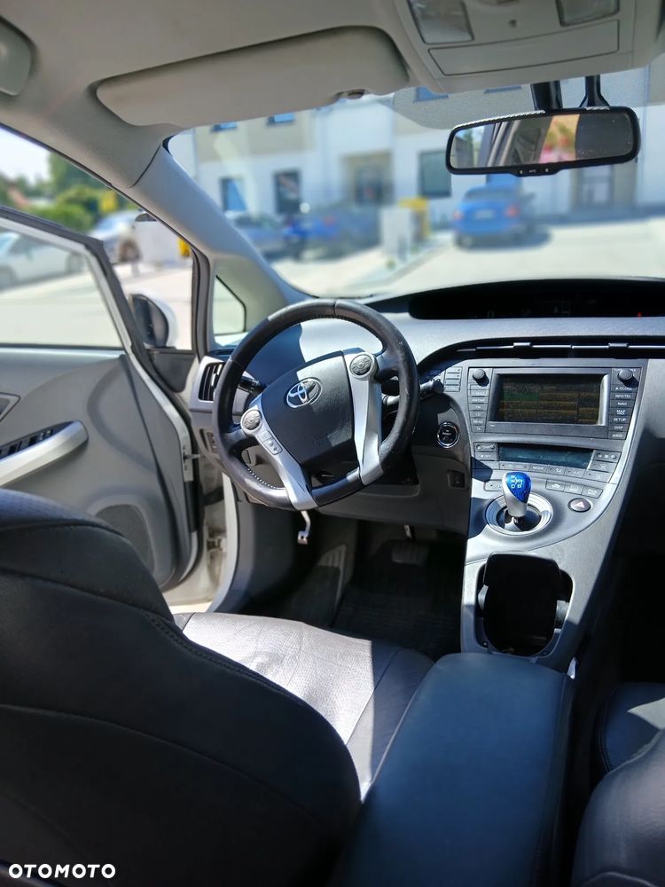 Toyota Prius - 10