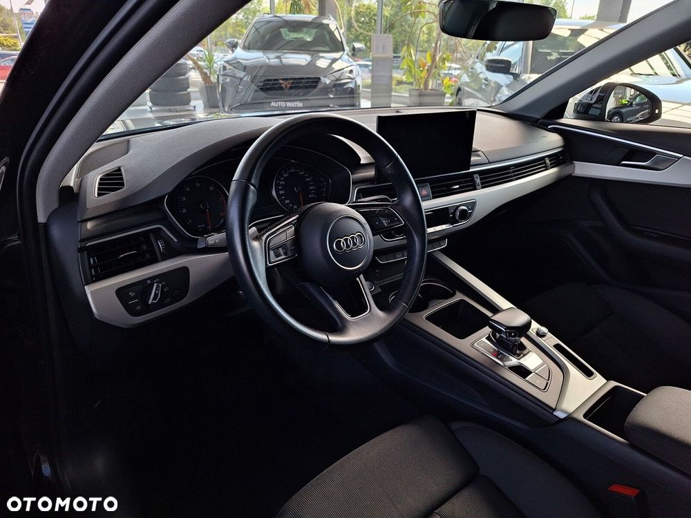 Audi A4 Limousine - 16