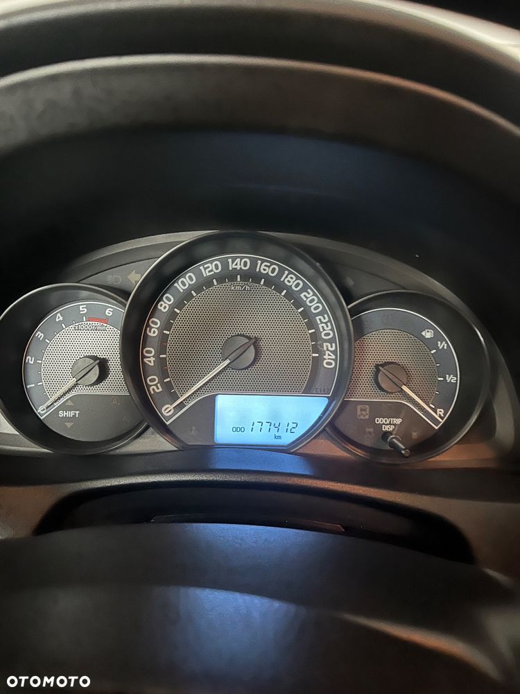 Toyota Auris 1.4 D-4D 2010 - 18