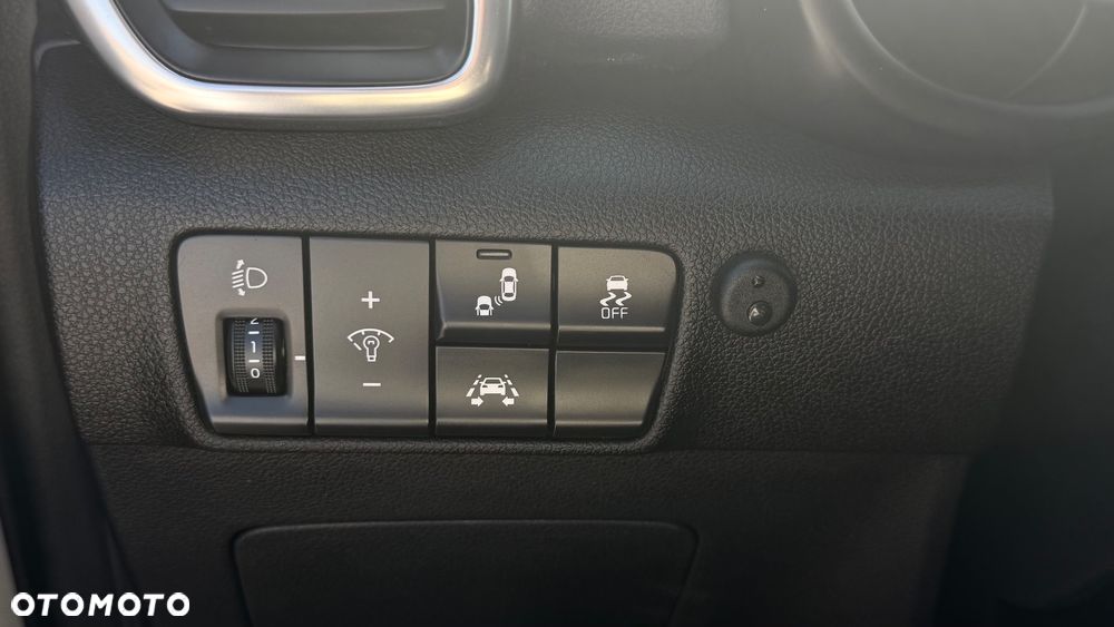 Kia Sportage 1.7 CRDI 2WD Dream-Team Edition - 31