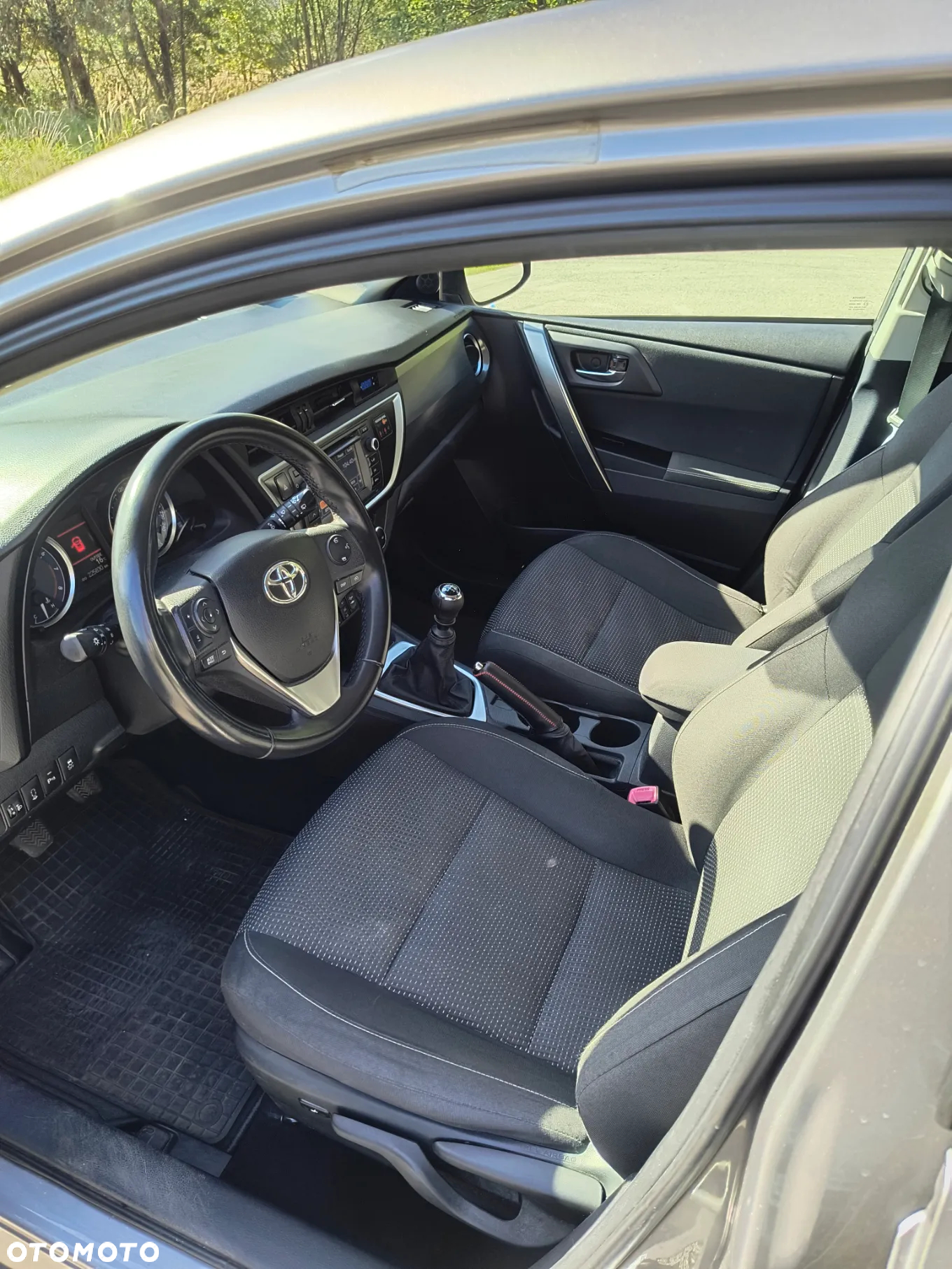Toyota Auris 1.6 Premium Comfort - 19