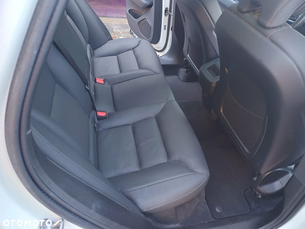 Volvo XC 60 B5 B AWD Plus Dark - 30