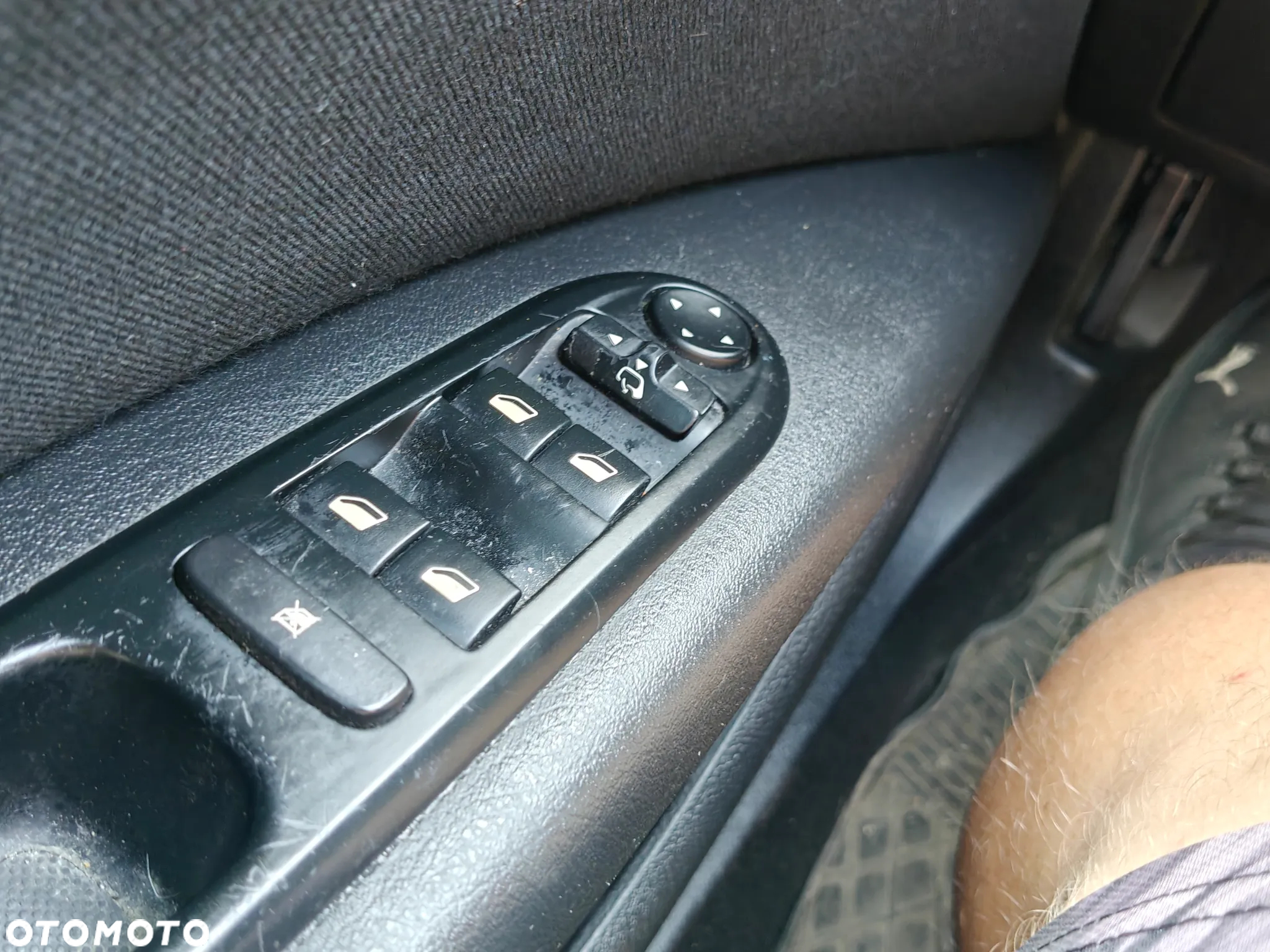 Peugeot 407 2.0 HDI Intense - 23