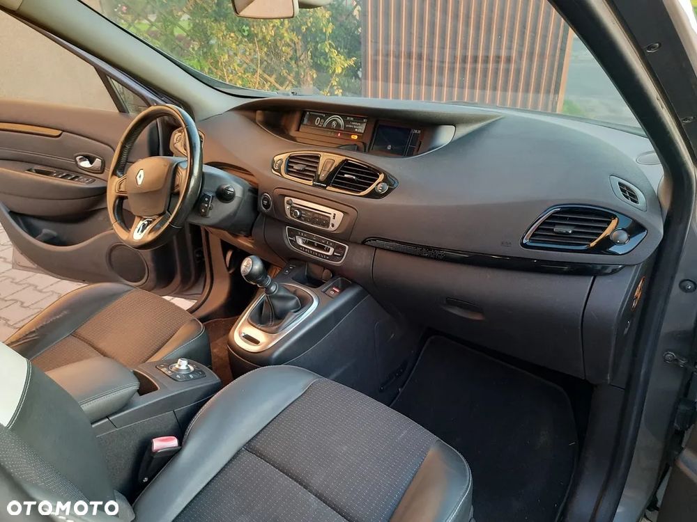 Renault Grand Scenic - 18