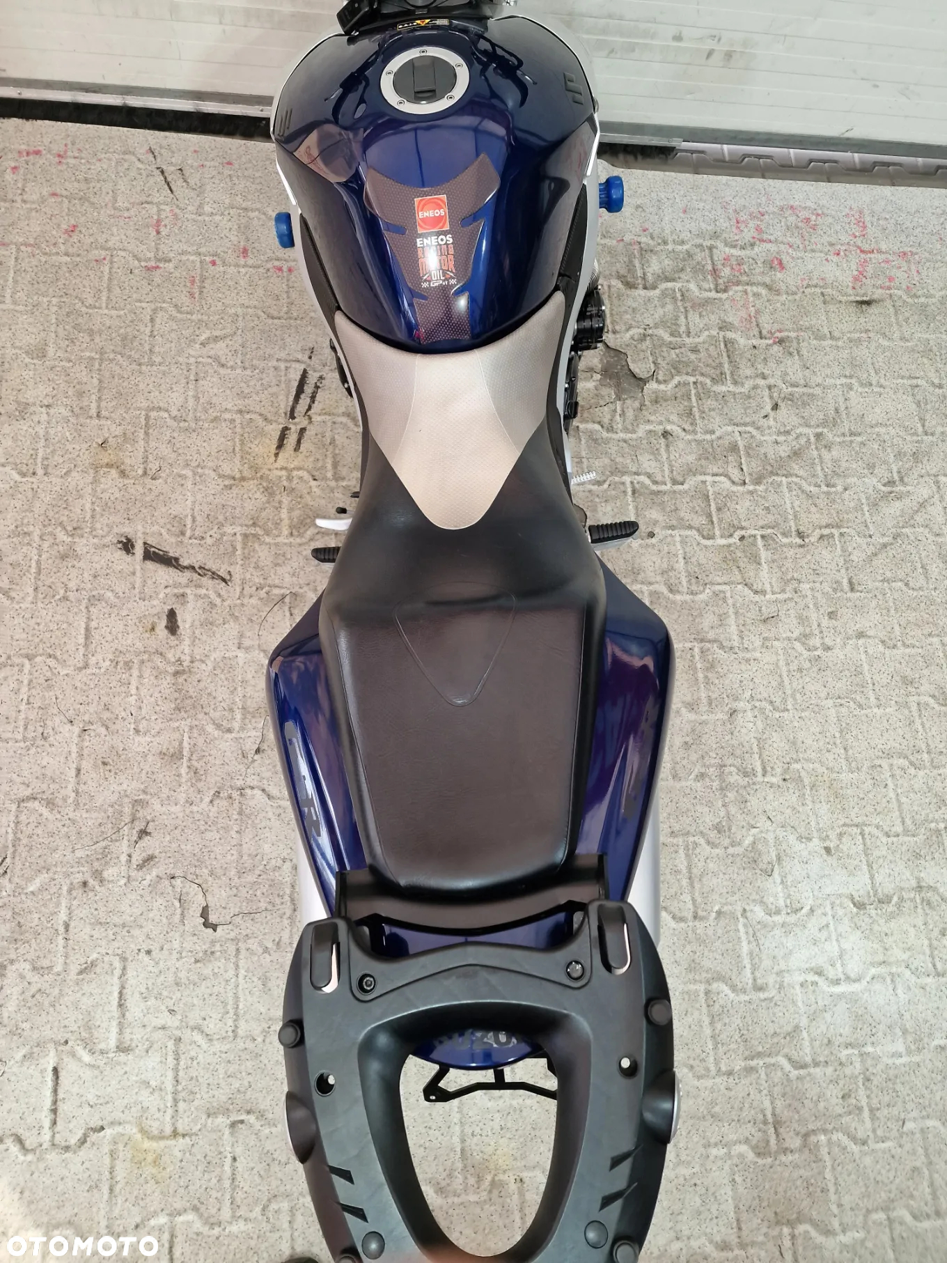 Suzuki GSR - 26