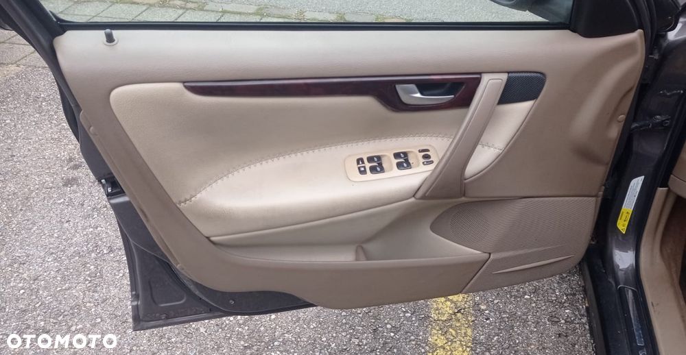 Volvo XC 70 AWD Momentum - 17