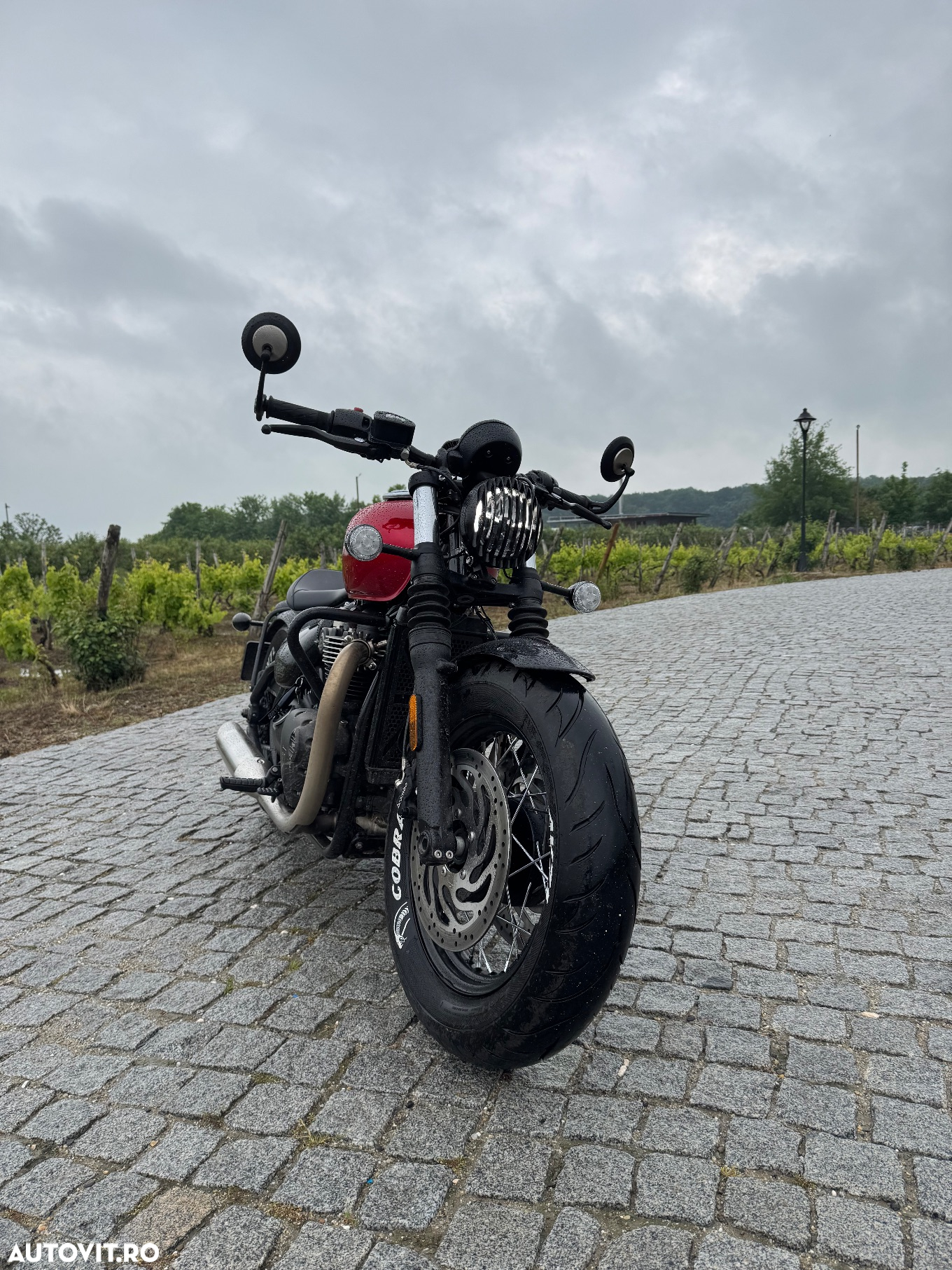 Triumph Bonneville Bobber - 12