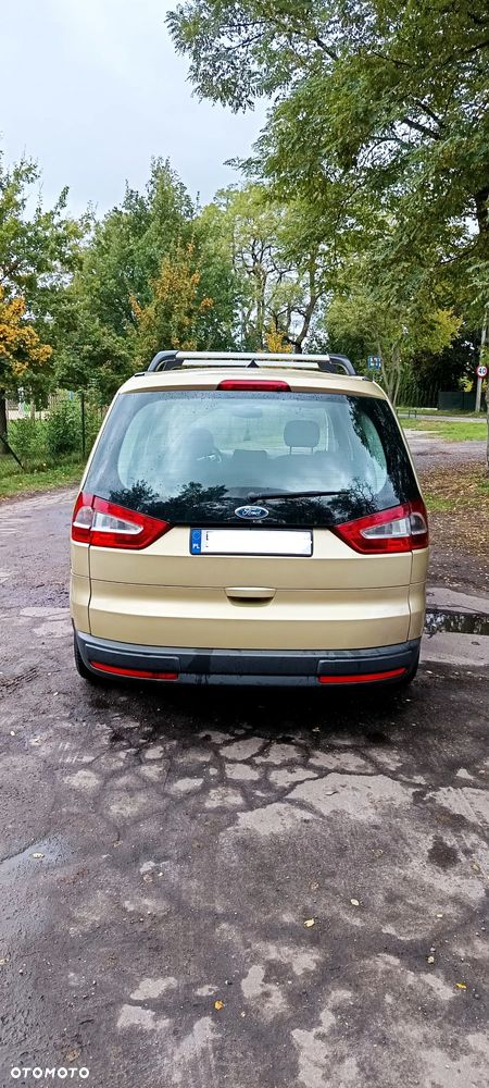 Ford Galaxy 2.0 Ghia - 3