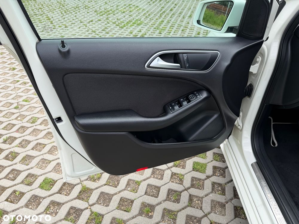 Mercedes-Benz Klasa B 180 CDI (BlueEFFICIENCY) 7G-DCT - 18