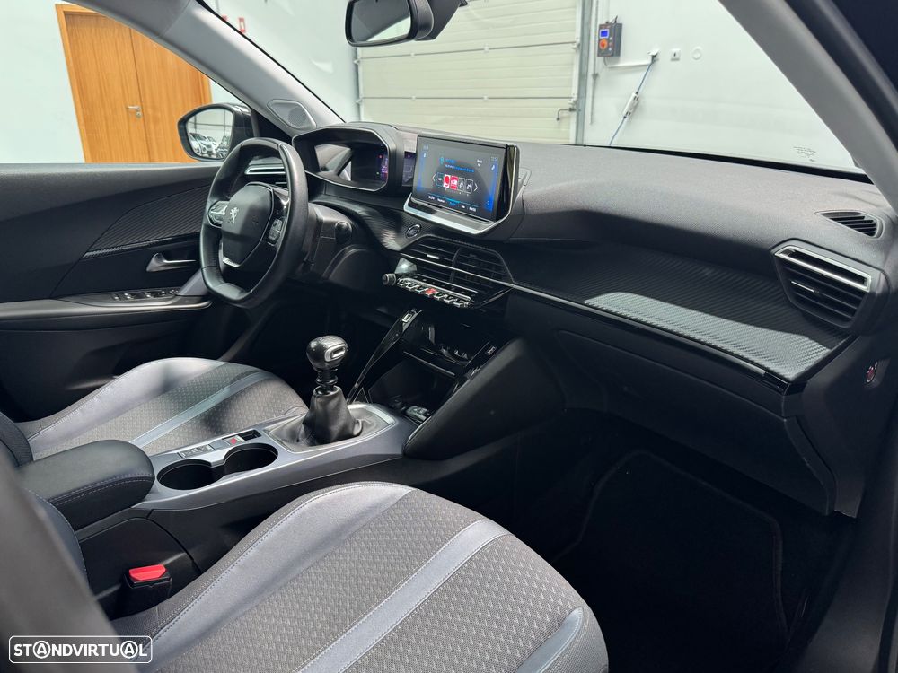 Peugeot 2008 1.2 PureTech Allure - 23