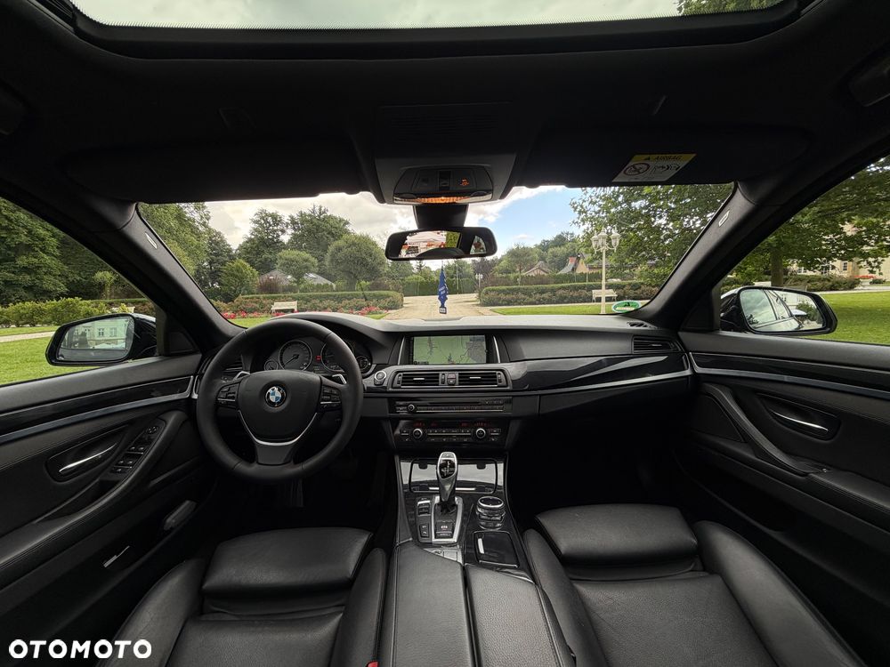 BMW Seria 5 530d xDrive Modern Line - 11