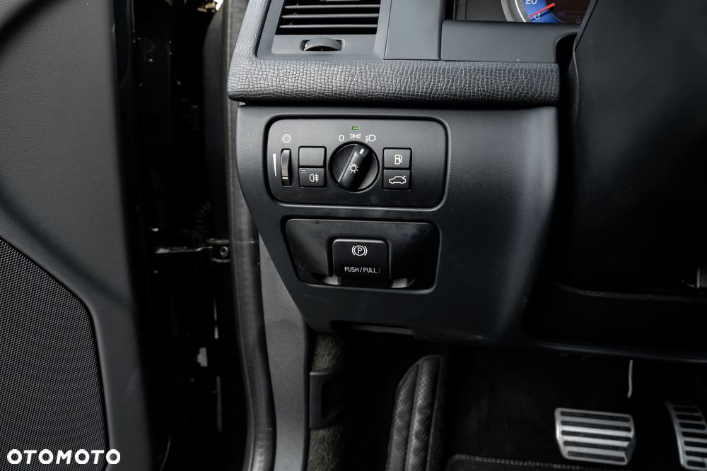 Volvo XC 60 2.0T Powershift RDesign - 27