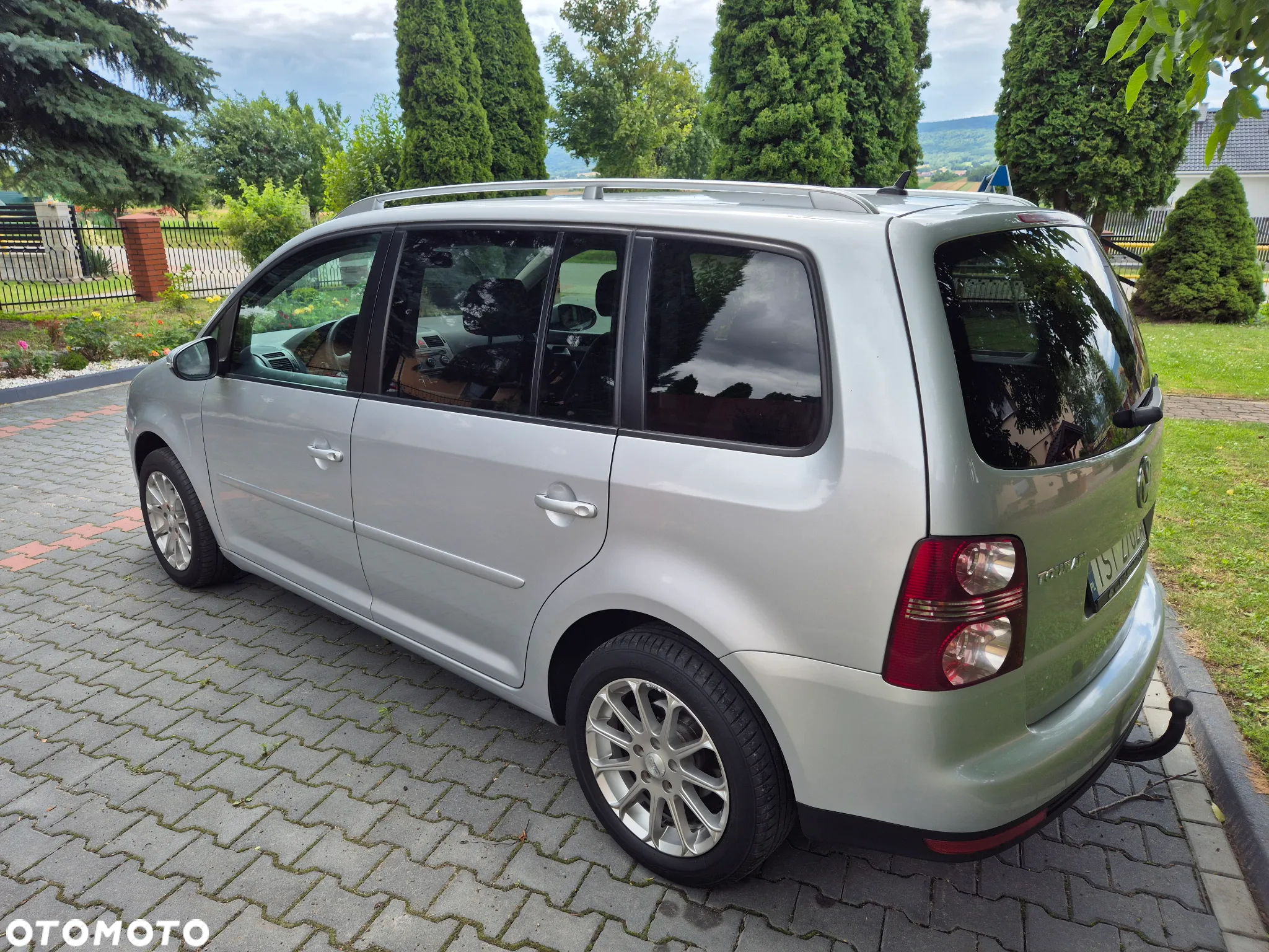 Volkswagen Touran 1.6 Conceptline - 11