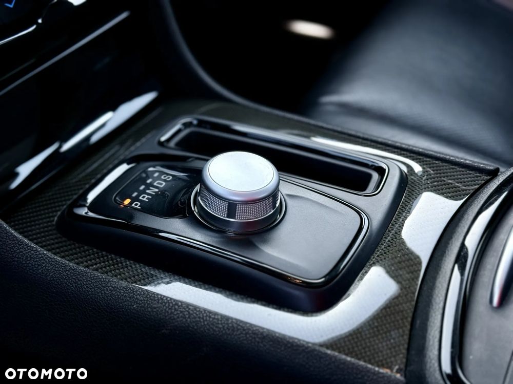 Chrysler 300s - 32