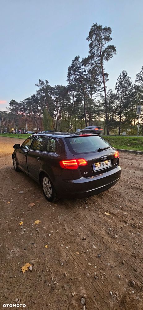 Audi A3 Sportback 1.6 TDI DPF Ambiente - 4