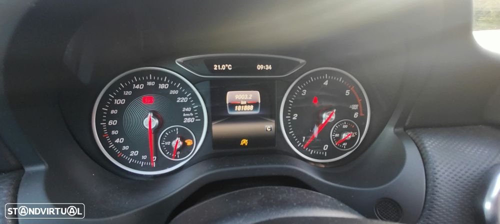 Mercedes-Benz A 180 d AMG Line - 14