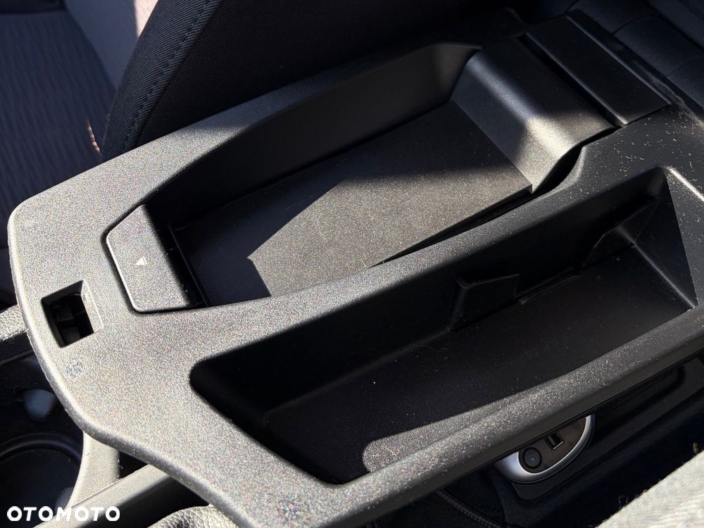 BMW Seria 1 118d DPF - 24