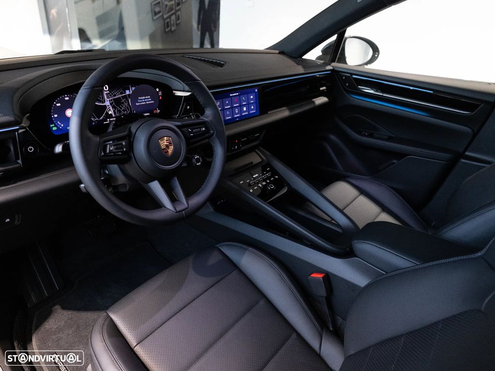 Porsche Macan Electric 4 - 23