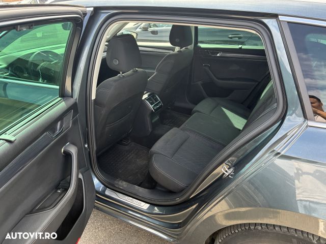 Skoda Superb 2.0 TDI DSG Ambition - 7