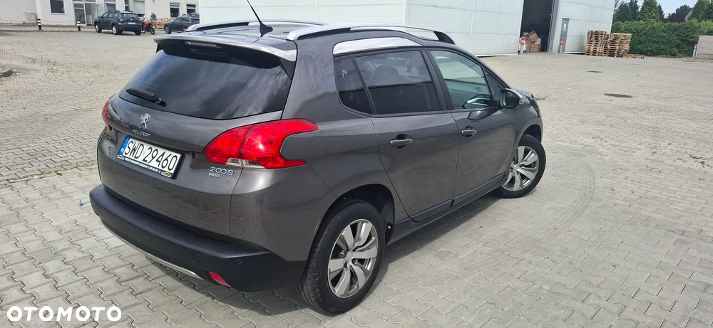 Peugeot 2008 1.2 Pure Tech Style S&S - 10