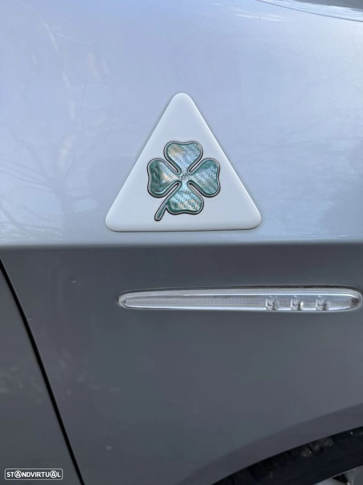 Alfa Romeo Giulietta ver-1750-tbi-quadrifoglio-verde - 24