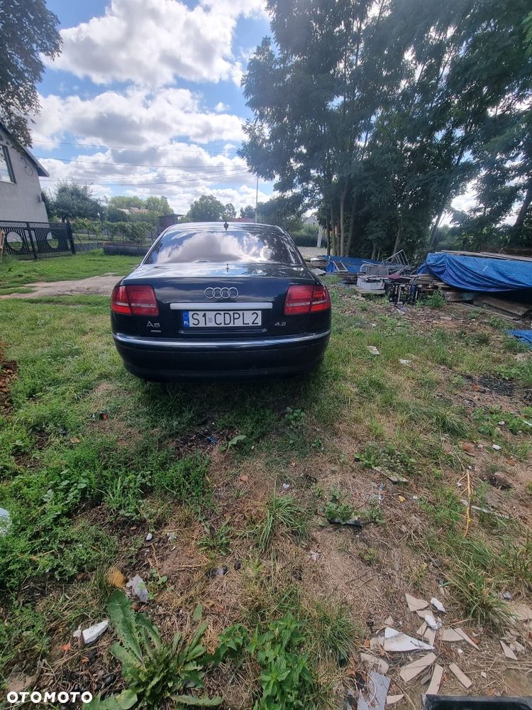 Audi A8 - 4