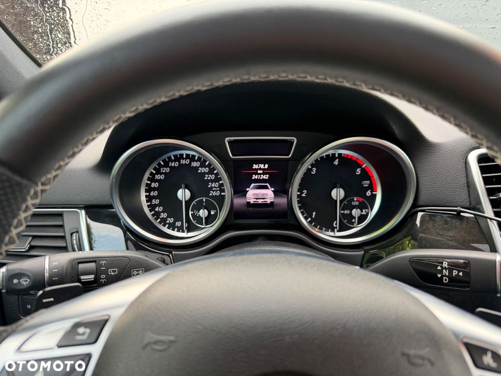 Mercedes-Benz ML 350 BlueTEC 4-Matic - 16