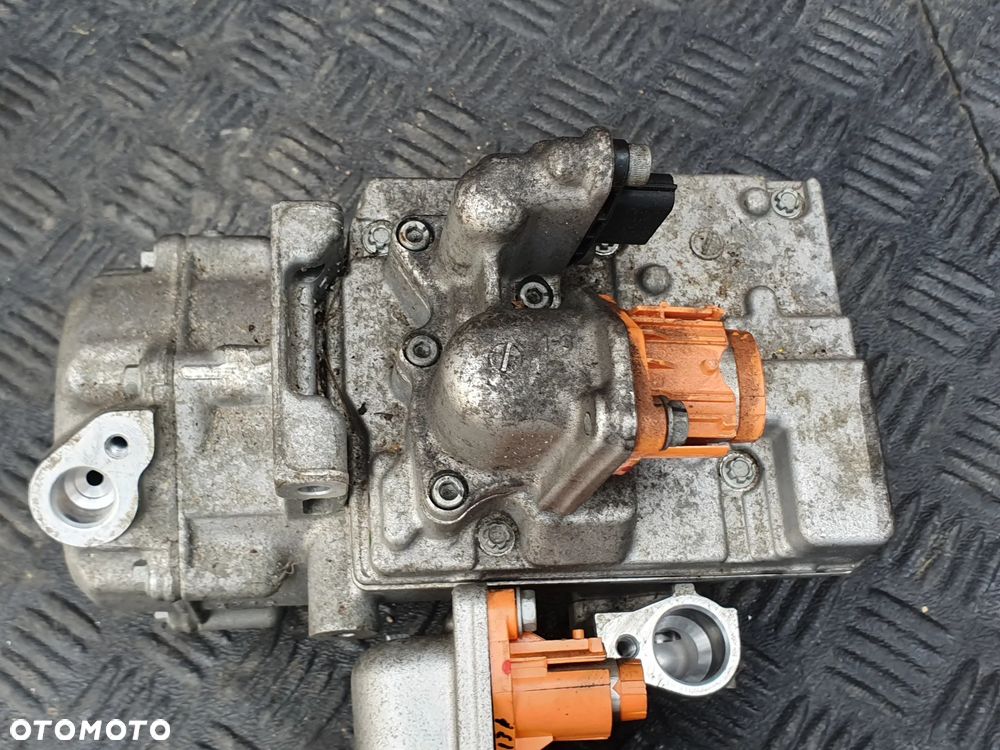 SPRĘŻARKA KLIMATYZACJI RENAULT FLUENCE ZE 926004760R POSIADAM 2 SZT - 2