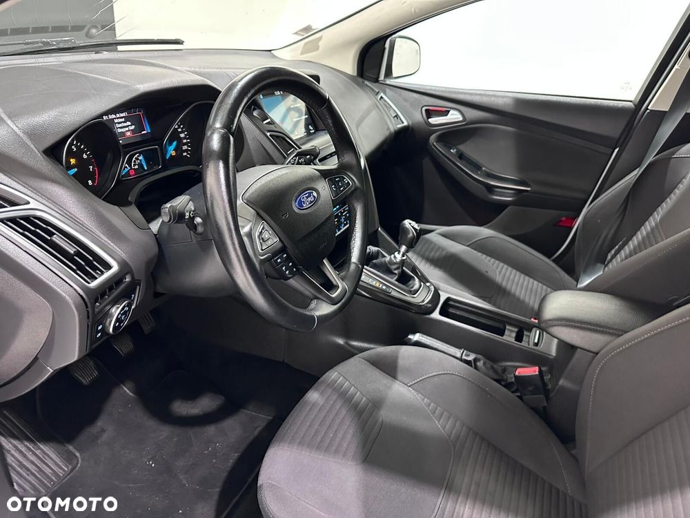 Ford Focus - 27